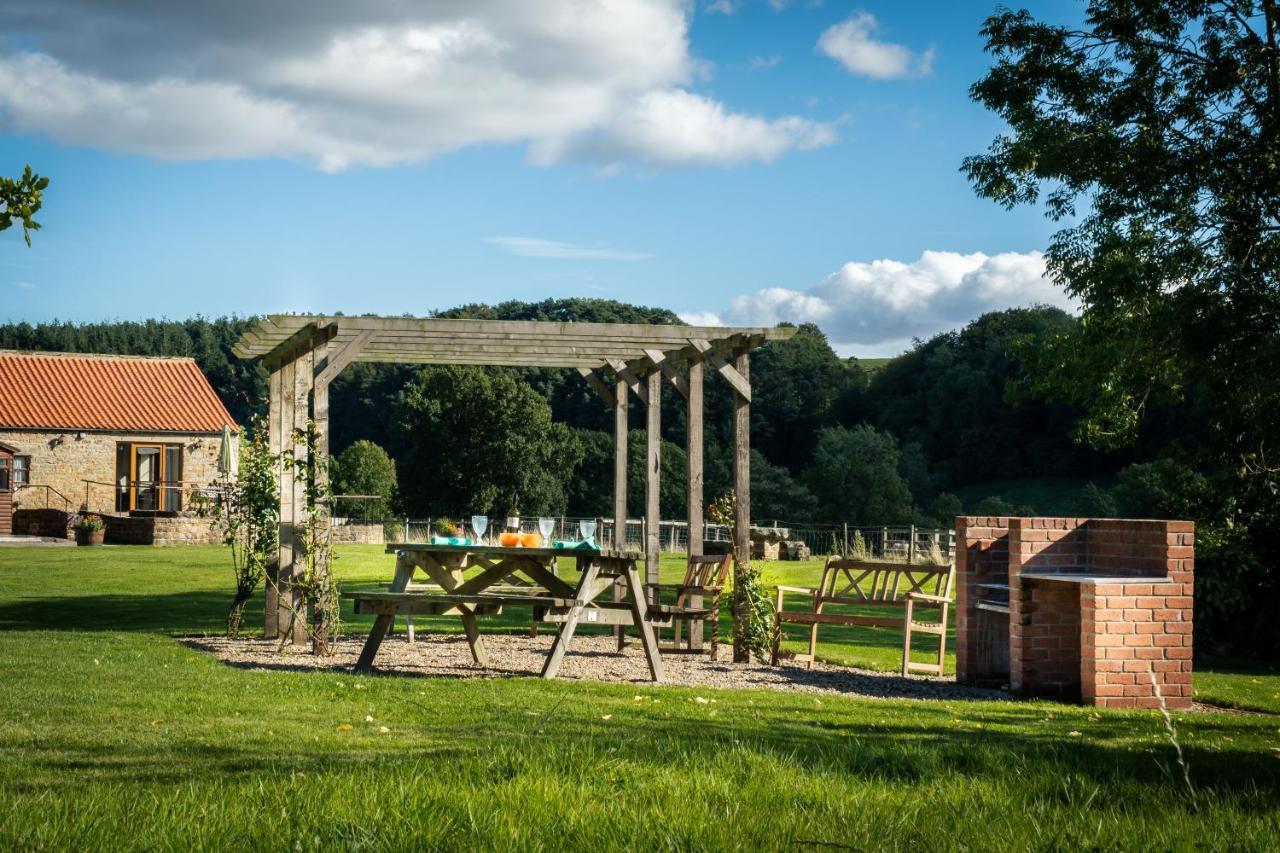 Rawcliffe House Farm Villa Pickering Bagian luar foto